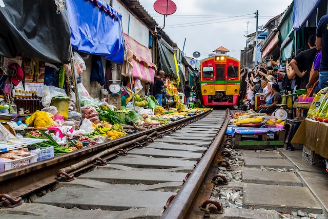 Maeklong Eisenbahnmarkt - lust-auf-asien-de